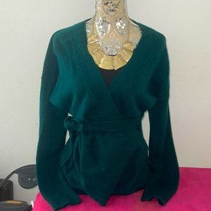 Beautiful sweater 😍😍